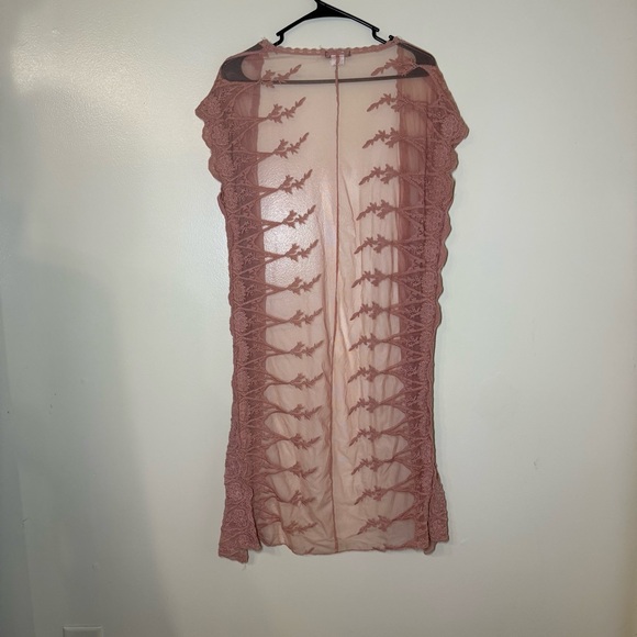 Vivid Importers Lace Open-Front Cardigan in Mauve - Picture 2 of 3